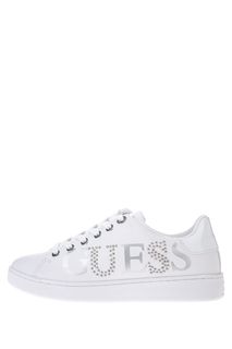 Белые кеды с логотипом бренда Guess