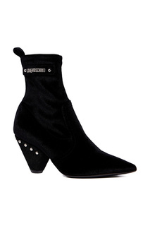 Boots Love Moschino