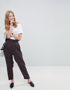 Суженные книзу брюки в полоску с присборенной талией ASOS Tailored-Мульти