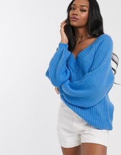 Пушистый oversized-джемпер с V-образным вырезом ASOS DESIGN-Синий
