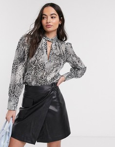 Серая блузка с объемными рукавами и звериным принтом River Island y-Черный