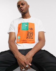 Белая футболка с принтом adidas Originals-Фиолетовый