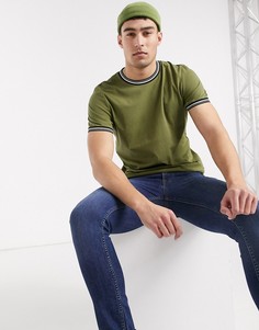 Футболка хаки с контрастной отделкой ASOS DESIGN-Зеленый