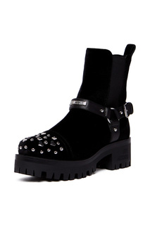Boots Love Moschino