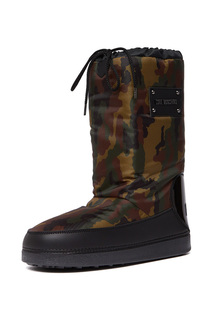 Boots Love Moschino