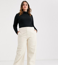 Светло-бежевые укороченные джинсы с широкими штанинами и контрастной строчкой ASOS DESIGN Curve-Кремовый