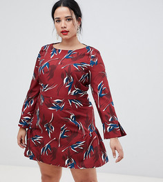 Короткое приталенное платье с рукавами клеш и цветочным принтом Closet London Plus-Мульти