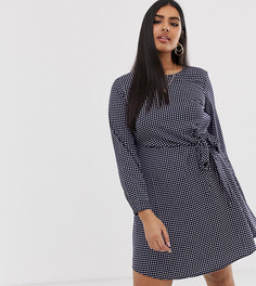 Платье в клетку с завязкой на талии Vero Moda Curve-Темно-синий