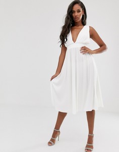 Плиссированное платье миди с глубоким вырезом и бретелью на спине ASOS DESIGN-Белый