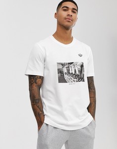 Белая футболка с принтом adidas Originals-Белый