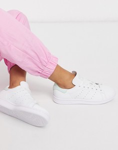 Белые кроссовки со светло-бирюзовыми вставками adidas Originals Stan Smith-Белый