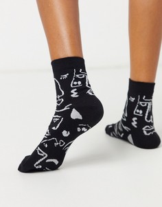 Черные носки до щиколотки с абстрактным принтом ASOS DESIGN-Черный