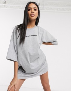 Серое платье-футболка в стиле oversized с надписью ASOS DESIGN-Серый