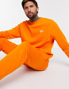 Оранжевый свитшот с круглым вырезом Nike Club