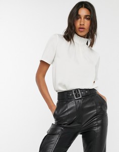 Белые трикотажный топ с оборками Ted Baker-Белый
