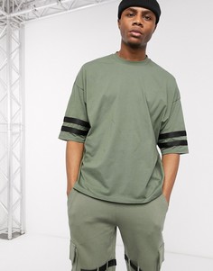 Oversized-футболка цвета хаки с контрастной отделкой ASOS DESIGN-Зеленый