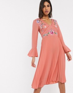 Розовое плиссированное платье миди с вышивкой и кружевными вставками ASOS DESIGN-Розовый