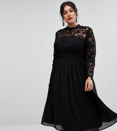 Черное приталенное платье миди с высоким воротом и кружевными рукавами Chi Chi London Plus-Черный