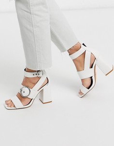Светлые босоножки на каблуке с пряжками Topshop-Белый