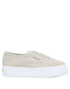 Низкие кеды и кроссовки Superga