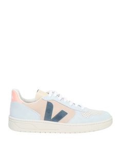Низкие кеды и кроссовки Veja