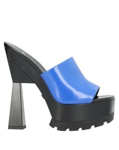 Сандалии Versace