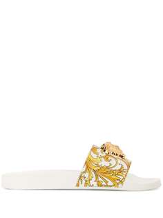 Versace шлепанцы с узором Barocco и декором Medusa
