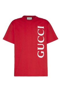 Красная футболка с крупным белым логотипом Gucci