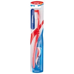 Зубная щетка Aquafresh Standard, красный