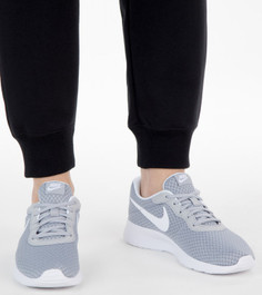Кроссовки женские Nike Tanjun, размер 37,5
