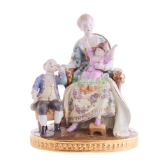 Фигурка Wah luen handicraft женщина в кресле с детьми 26см (27-232)