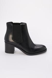Ботинки женские Clarks 26135250 черные 40 RU
