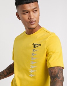 Желтая футболка Reebok-Желтый