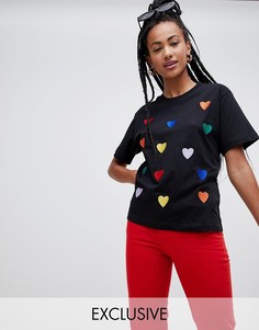 Черная oversize-футболка с разноцветными вышитыми сердцами Monki-Черный