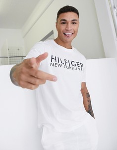 Белая футболка с логотипом на груди Tommy Hilfiger-Белый