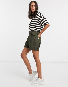 Повседневные шорты цвета хаки с черепаховой пряжкой ASOS DESIGN-Зеленый