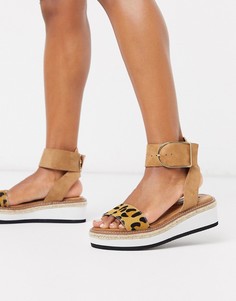 Босоножки на платформе с леопардовым принтом на ремешке River Island-Светло-коричневый