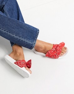 Шлепанцы с красным верхом в стиле банданы Levis-Красный Levis®
