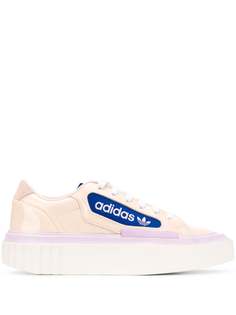 adidas кроссовки на шнуровке