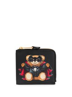 Moschino клатч на молнии с принтом