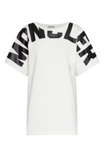 Белая футболка с крупным черным логотипом Moncler