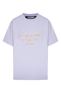 Сиреневая футболка с желтой надписью Jacquemus