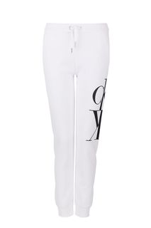 Белые брюки джоггеры с монограммой бренда Calvin Klein Jeans
