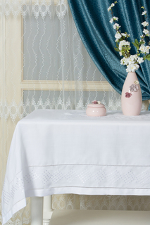 Скатерть с вышивкой 160х220 Arya home collection