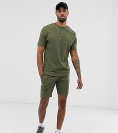 Спортивный костюм цвета хаки с короткими рукавами и шортами ASOS DESIGN Tall-Зеленый