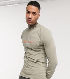 Узкий лонгслив с надписями ASOS DESIGN Tall-Зеленый