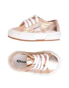 Низкие кеды и кроссовки Superga