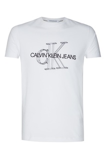 Белая футболка с черным логотипом Calvin Klein