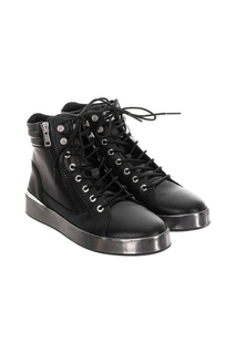gumshoes Guess