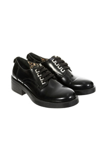 low shoes Guess